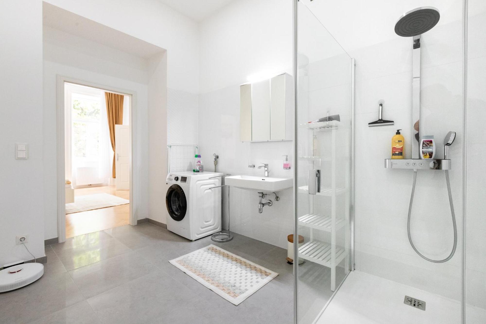 Stilvolle 2 Zimmer Apartment Im Wiener Altbaustil Nahe Donaukanal エクステリア 写真